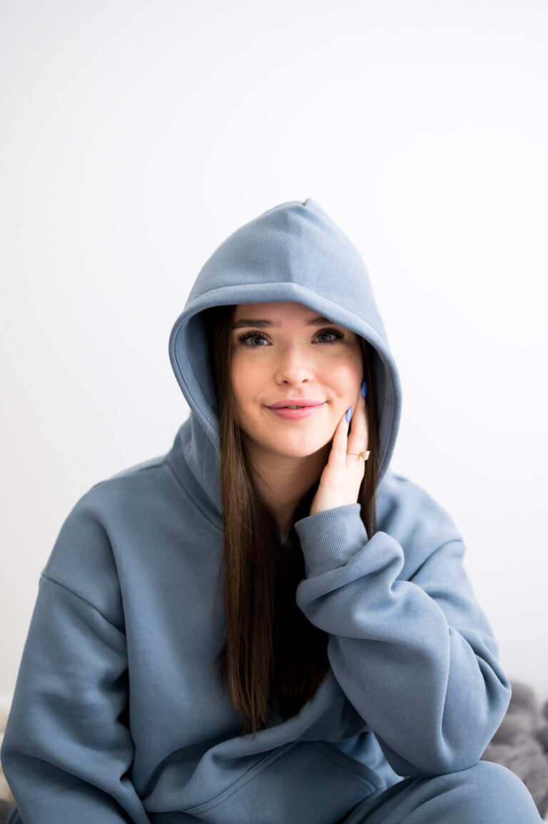Woman dressed in blue comfrt sweatshirt